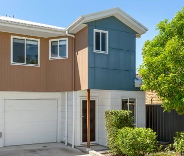 Smart, Low-Maintenance Townhouse - Photo 2