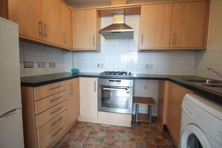 1 bedroom flat to rent - Photo 2