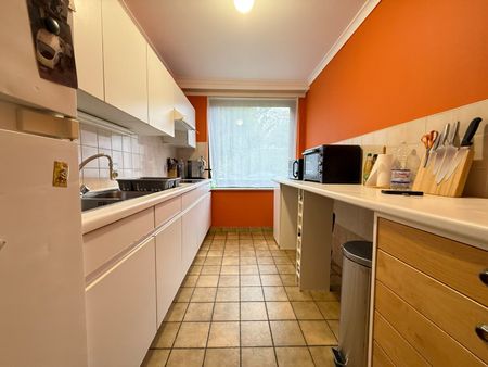 Ruim drie-slaapkamerappartement met garagebox in centrum Tielt! - Foto 5