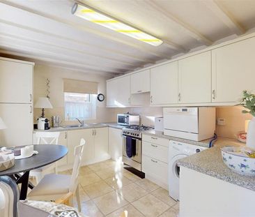 2 bedroom detached house to rent - Photo 2