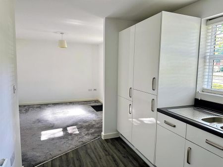 2 bedroom flat to rent - Photo 5