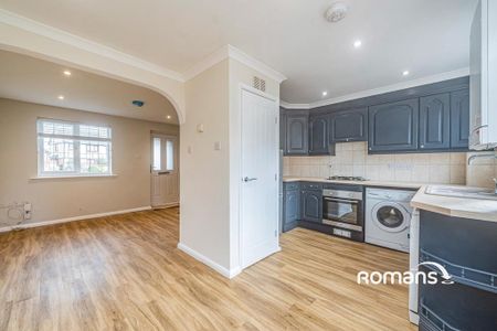 2 bedroom semi-detached house to rent - Photo 5