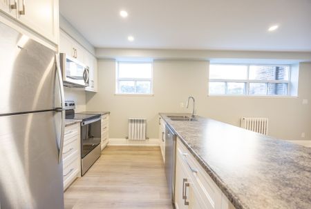 For Lease - 320 Lakeshore Road Unit# 2, Mississauga, Ontario - Photo 3