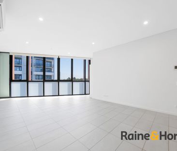 Stunning 2 Bedroom Apartment with Elegant Modern Designer Fixtures ... - Photo 1