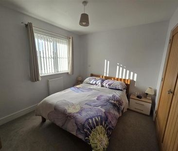 2 bedroom semi-detached house to rent - Photo 2