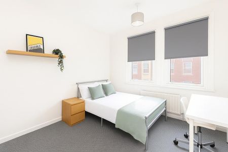 3 bedroom flat to rent - Photo 4