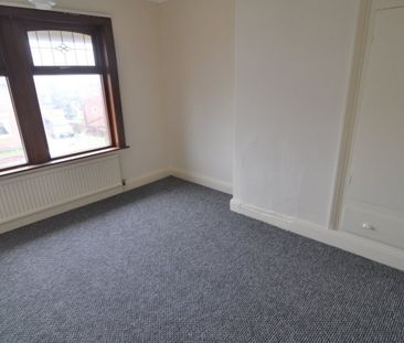 3 bed Semi-Detached - To Let - Photo 4