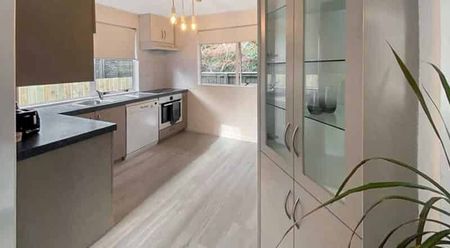 Partly Furnished Standalone House - Photo 3