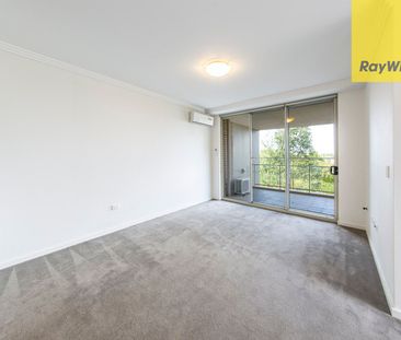 modern 2 bedroom apartment overlooking parramatta river - Photo 1