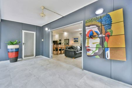 GREAT LOCATION, LUXURIOUS RENOVATION - Photo 3