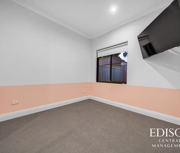 Near-New Back Villa with Contemporary Living - Photo 4