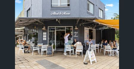 Sun-Filled & Spacious 1-Bedroom Apartment in Prime Coastal Location - Photo 3