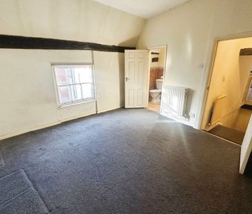 High Street - Photo 2