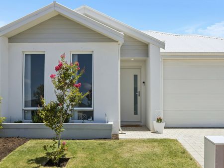 Quiet location and well designed home - Photo 5