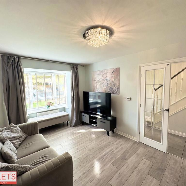 4 bedroom detached house to rent - Photo 1