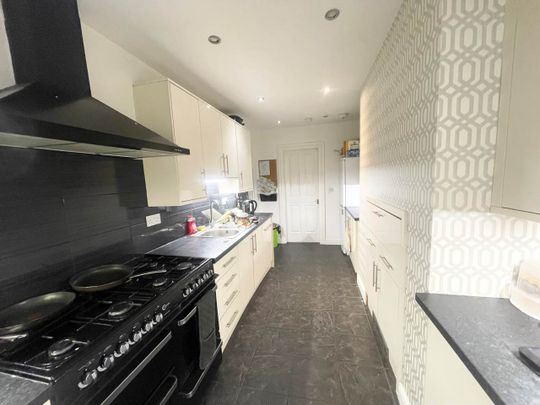 Haddon Road (room 2), Burley, Leeds - Photo 1