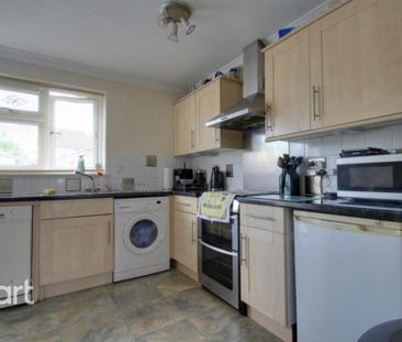 2 bedroom semi-detached house to rent - Photo 6