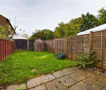 Sycamore Drive, East Grinstead, West Sussex, RH19 - Photo 3