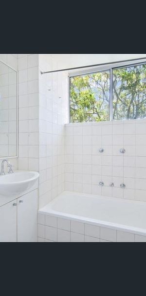 Sunlit Apartment in Quiet Location - Photo 1