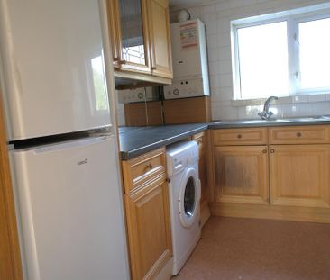 3 bedroom flat to rent - Photo 6
