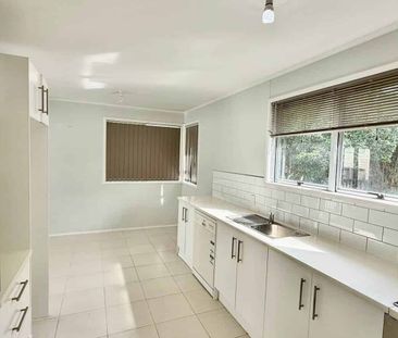 Renovated 3-Bedroom Home in Manurewa - Photo 1