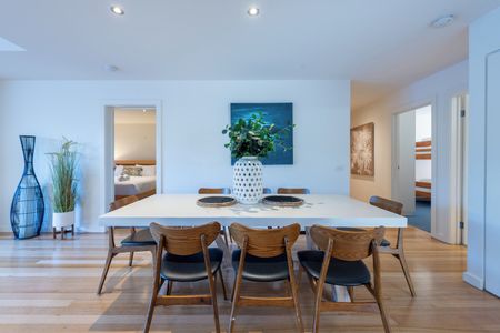 Beachside Ground Floor Apartment – Fully Furnished- Short Term Lease Available - Photo 2