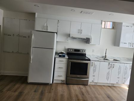 For Lease - 40 Sleeth Street, Brantford, Ontario - Photo 3