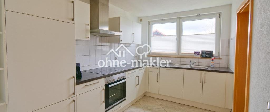 Ruhige 2,5-Zimmer-Wohnung mit Balkon, Gartennutzung und Doppelgarage – Hochwertig ausgestattet! - Photo 1