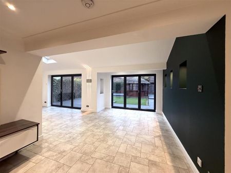 5 bedroom detached house to rent - Photo 5