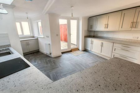 2 bedroom house to rent - Photo 2