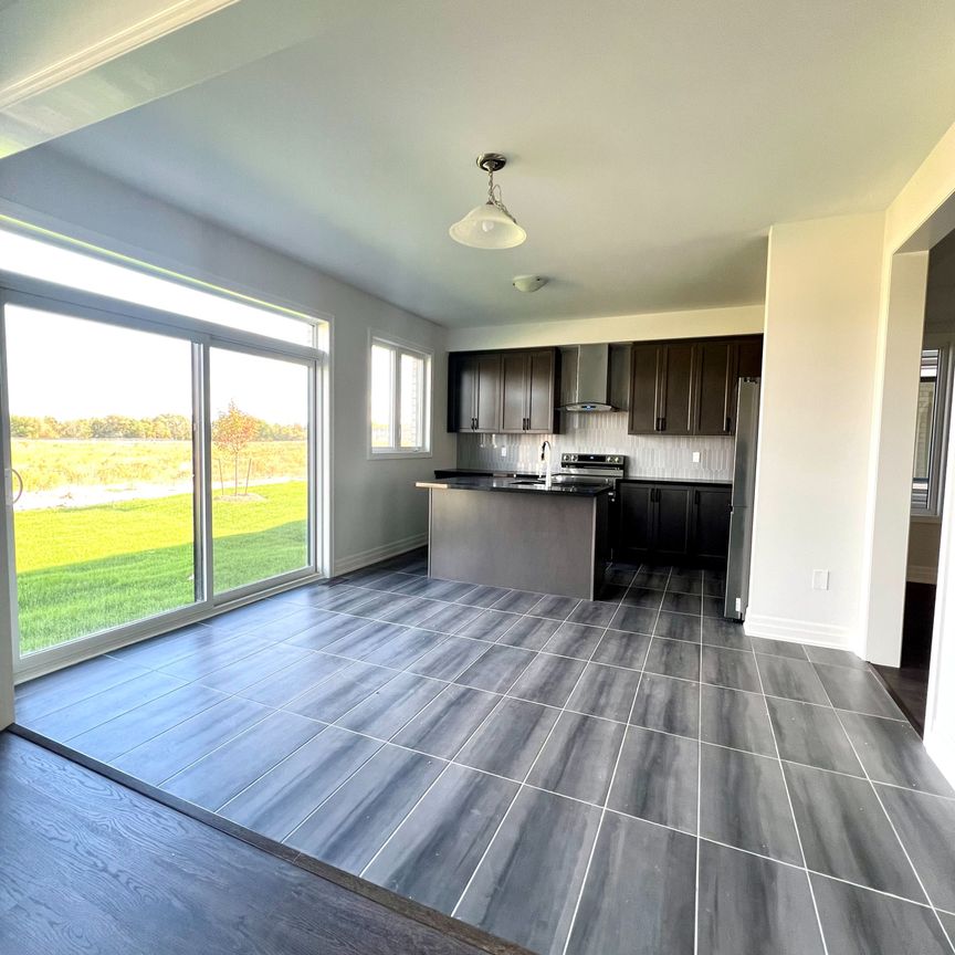 For Lease - 156 Union Boulevard, Wasaga Beach, Ontario - Photo 1