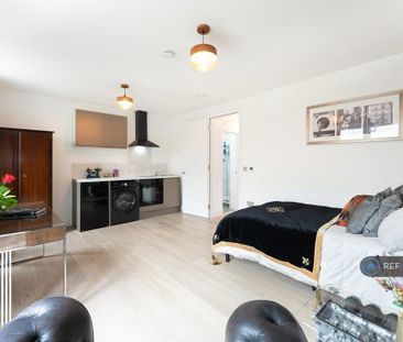 1 bedroom flat to rent - Photo 2