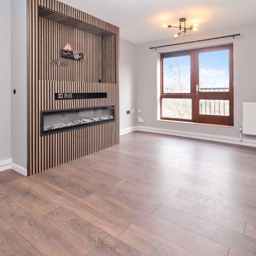 Raphael Drive, Watford, Hertfordshire, WD24 - Photo 1