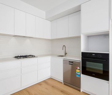 BE QUICK TO SECURE THIS FANTASTIC PROPERTY - 1 BED + STUDY, COURTYA... - Photo 3