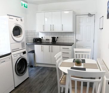 1 bedroom in a house share to rent - Photo 4