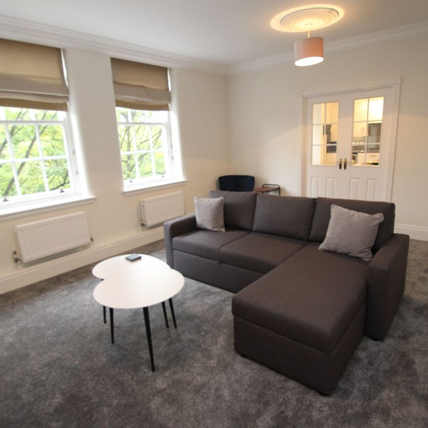 Royal Standard House - Photo 1