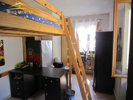 CHARLIEU - Rue de l'Hôtel Dieu - Appartement au premier ... - Photo 3