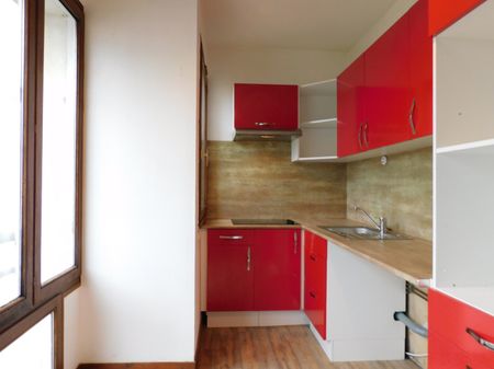 Rue Saint Malo, grand F2 au 2ème étage - Photo 4