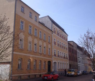 Schön, hell, renoviert und modern! Familienwohnung in ruhiger Seite... - Photo 1