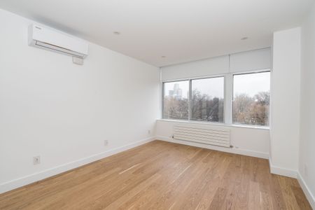 240 Oriole Parkway - Photo 3