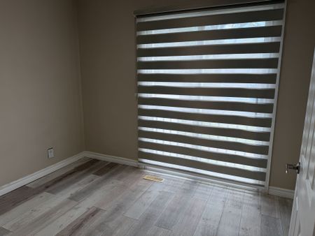 For Lease - 117A Redwater Drive, Toronto, Ontario - Photo 2