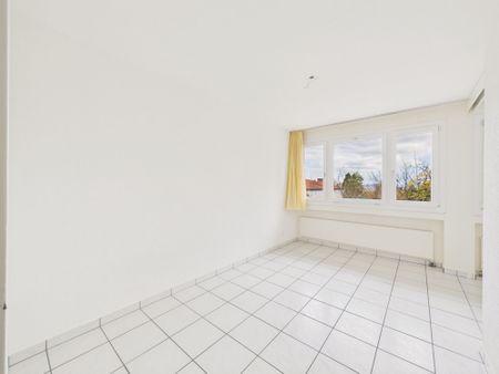 Modern 4.5-room apartment with balcony and roof terrace in Ipsach - Photo 2