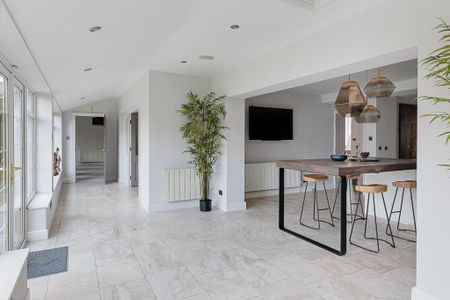 7 bedroom detached house to rent - Photo 3