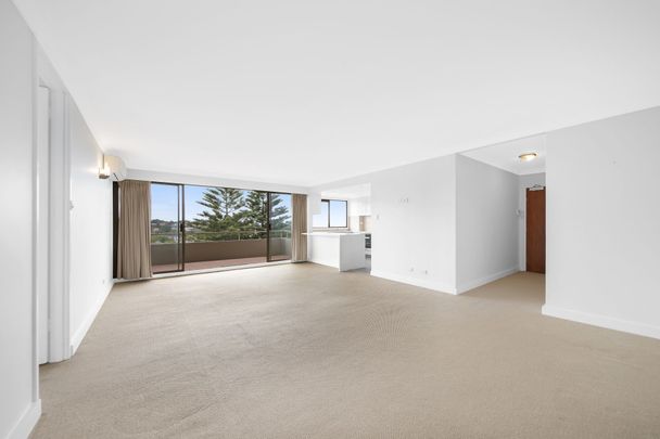 SUPER SPACIOUS APARTMENT! - Photo 1