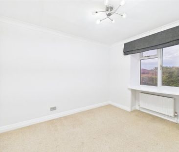 4 bedroom detached house to rent - Photo 4