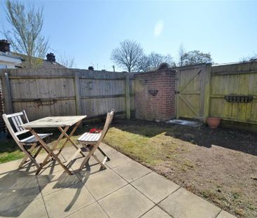 2 bedroom terraced house to rent - Photo 4