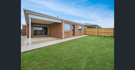 Quality Family Home - Club Armstrong Included! - Photo 2