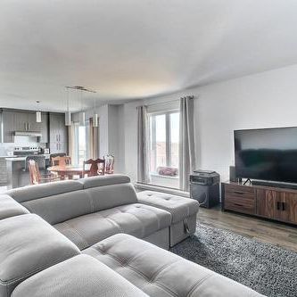 *1ER MOIS GRATUIT* Appartement 4 1/2 + bureau - Lévis (St-David), 2ième étage, air clim, 2 stationnements, libre 1ier novembre 2025 - Photo 1