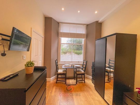 Studio to rent - Photo 1