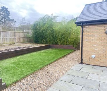 A stylish and contemporary home set in Biggin Hill. - Photo 5